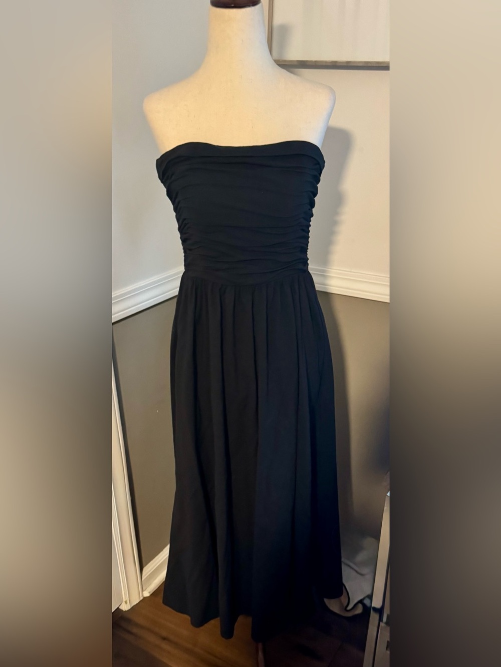 Reformation Lissa Dress — Black Strapless Midi - Picture 4 of 10